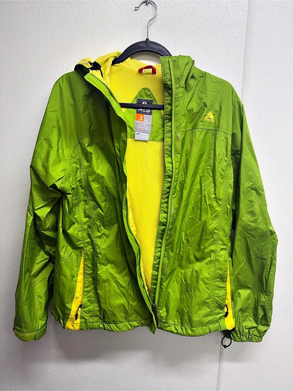 Nike ACG Fitstorm 3-Layer Hooded Rain Shell Jacket Lime Green Womens L